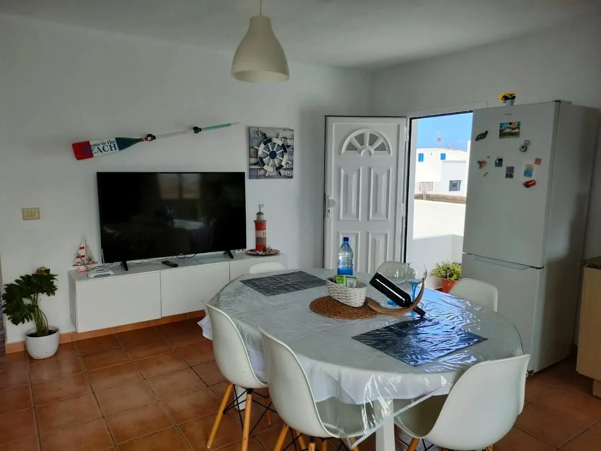 Eslanzarote los Alisios, near the sea, fast wifi Apartamento Caleta de Caballo